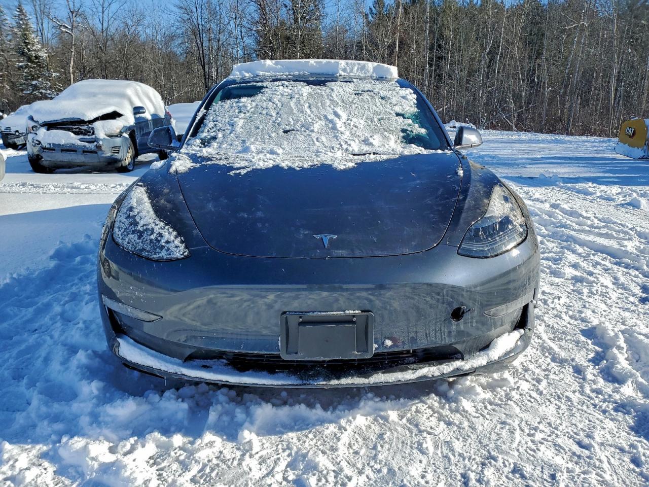2023 Tesla Model 3 - Фото 5