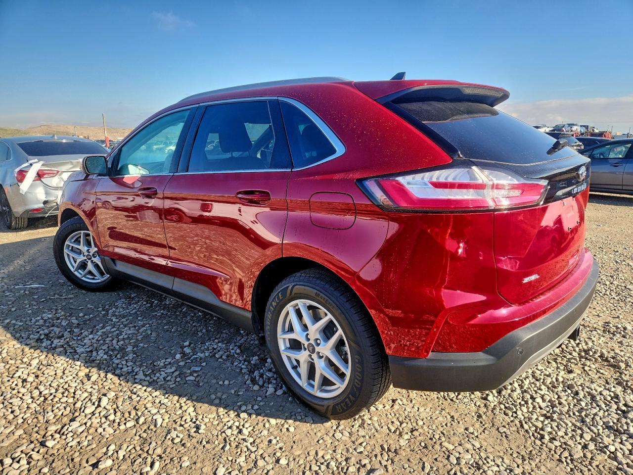 2021 Ford Edge - Image 2