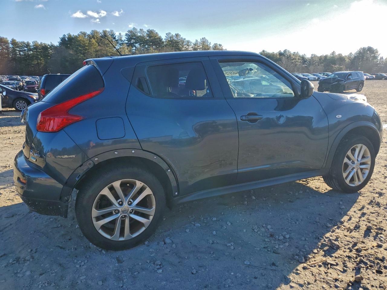 2013 Nissan Juke S - Image 3