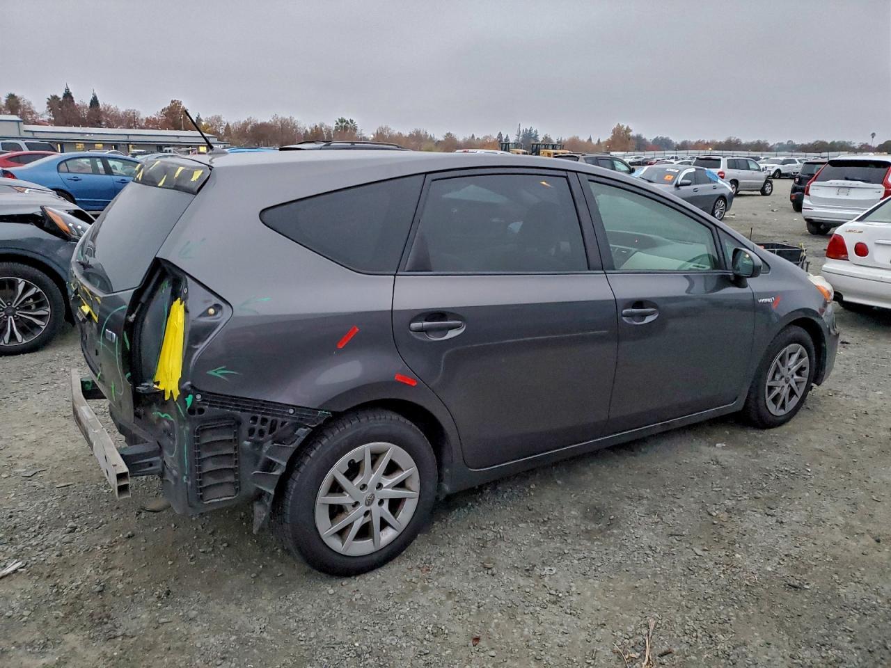 2014 Toyota Prius V - Image 3