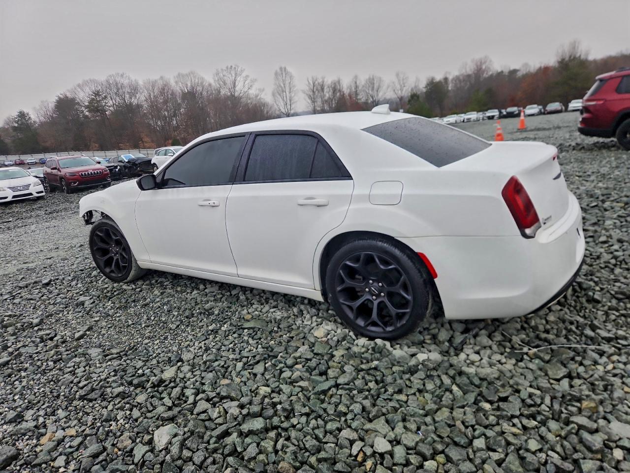 2019 Chrysler 300 Touring - Image 2