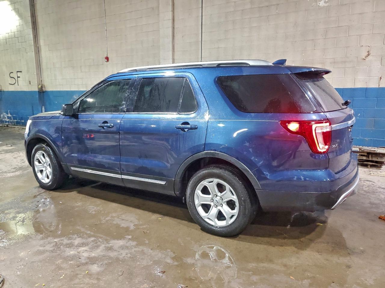 2016 Ford Explorer Xlt - Фото 2