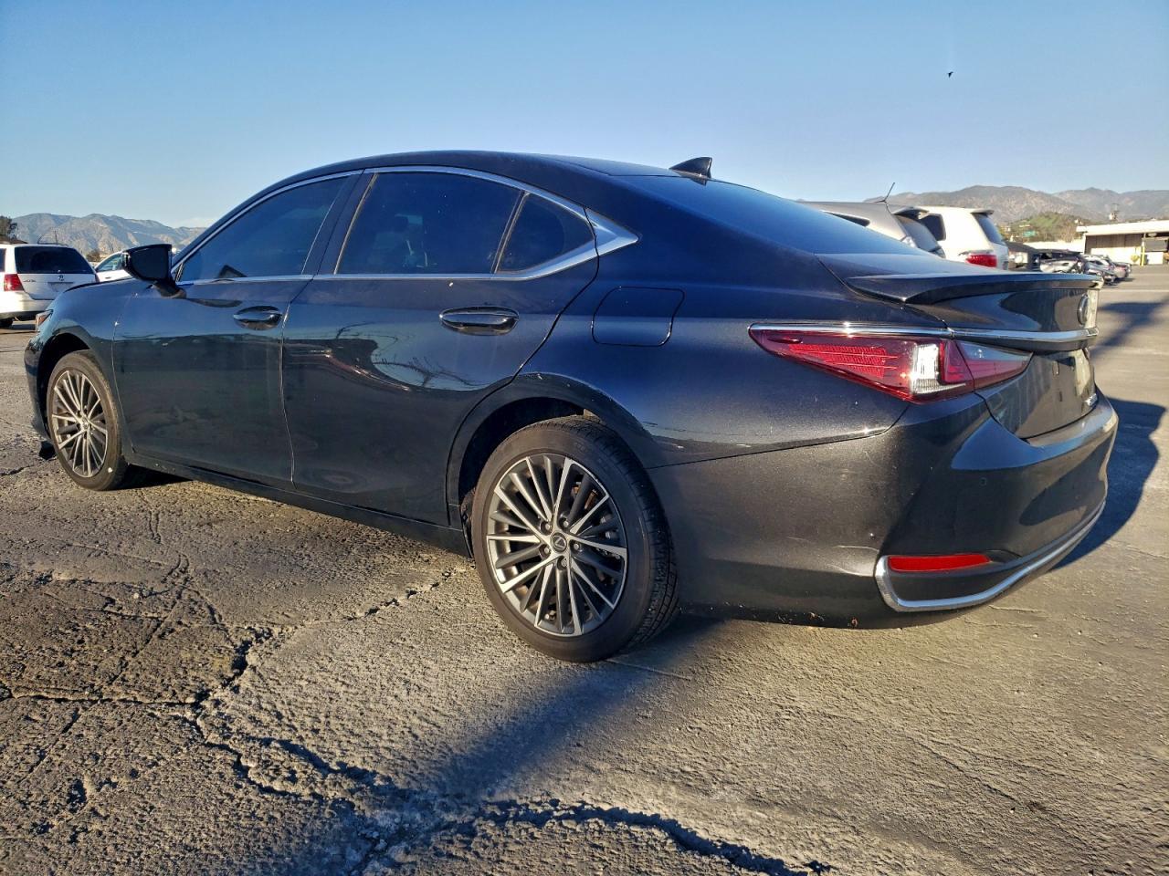 2024 Lexus Es300H - Фото 2
