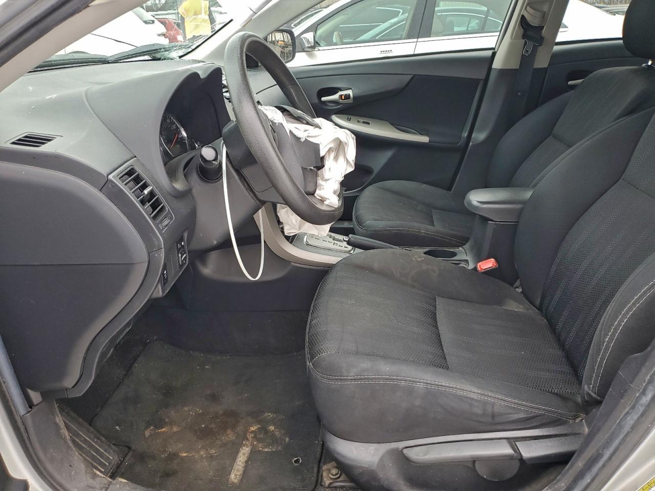 2013 Toyota Corolla Base - Фото 7