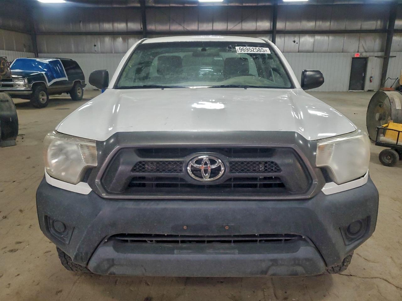 2014 Toyota Tacoma - Image 5
