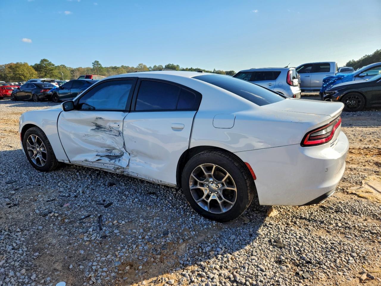 2017 Dodge Charger Se - Image 2