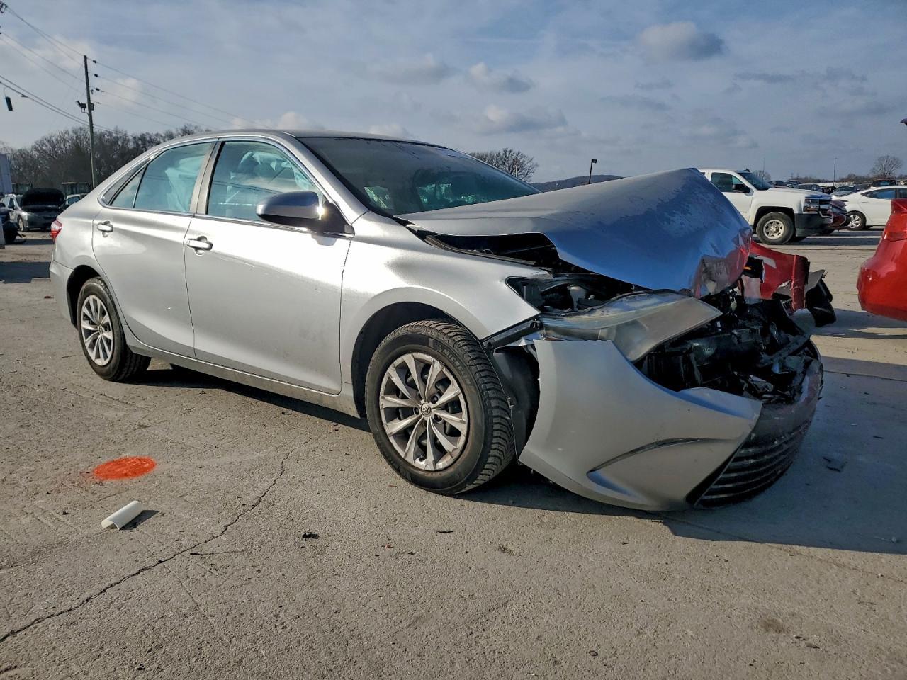 2016 Toyota Camry Le - Image 4