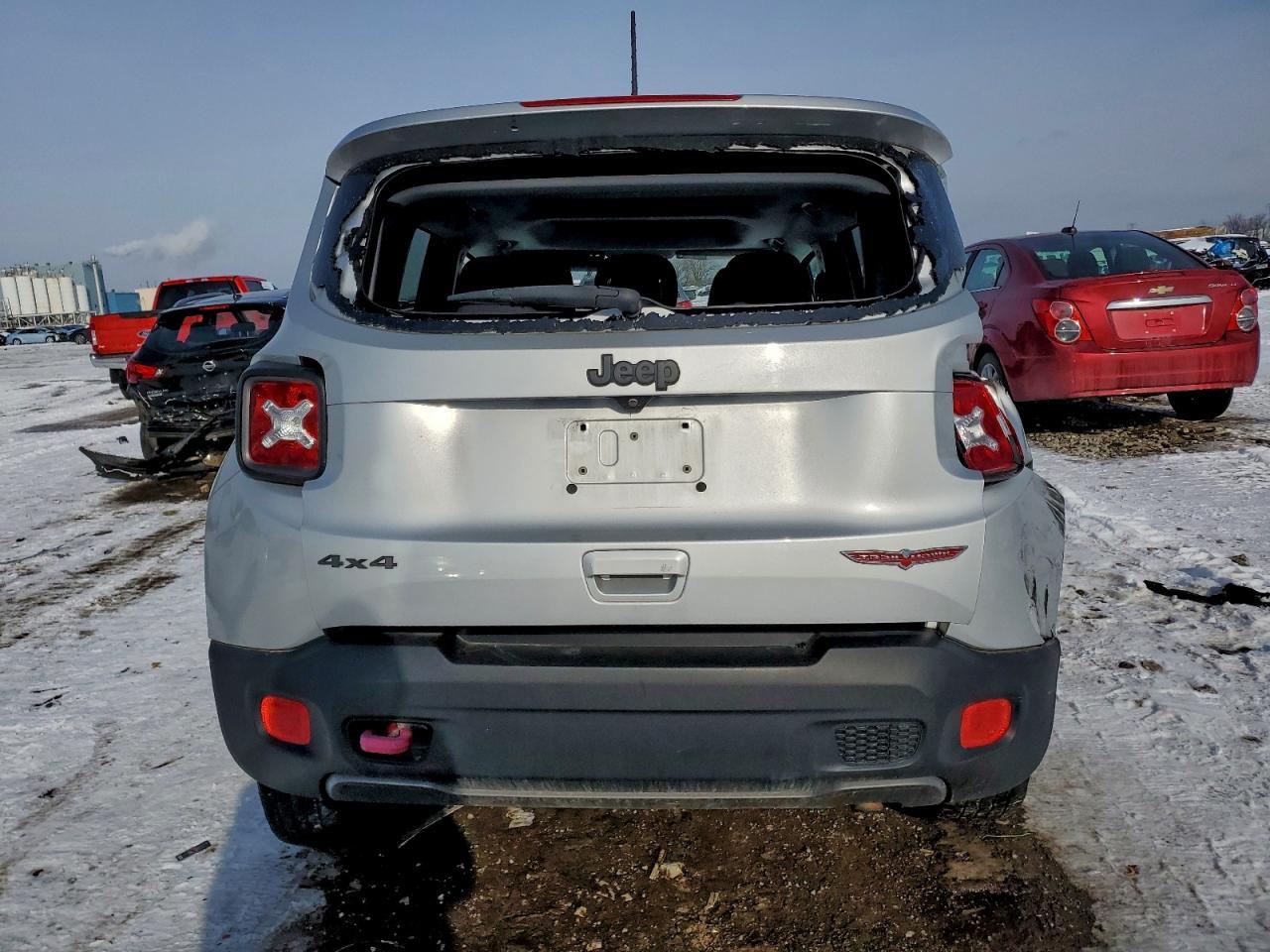 2018 Jeep Renegade Trailhawk - Image 6