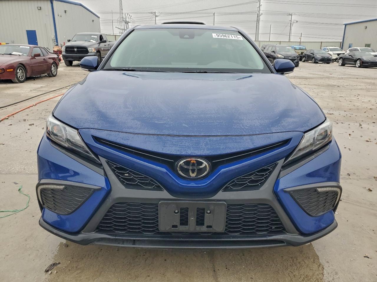 2024 Toyota Camry Se - Фото 5