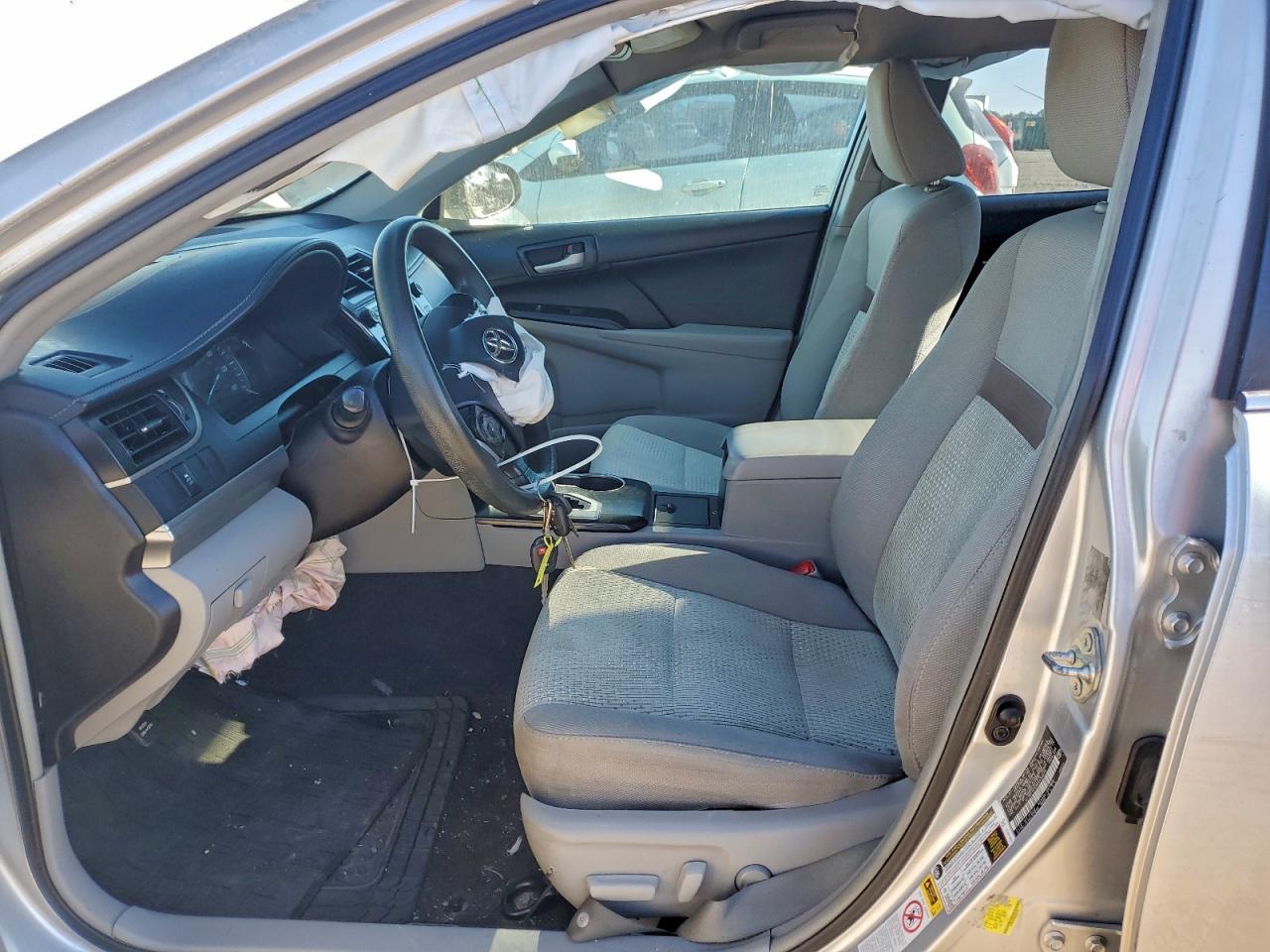 2014 Toyota Camry L - Фото 7