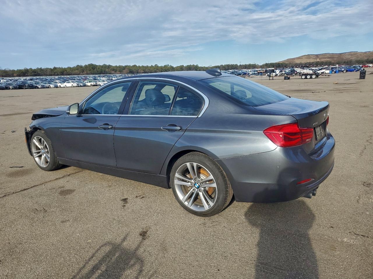 2018 BMW 330 Xi - Фото 2