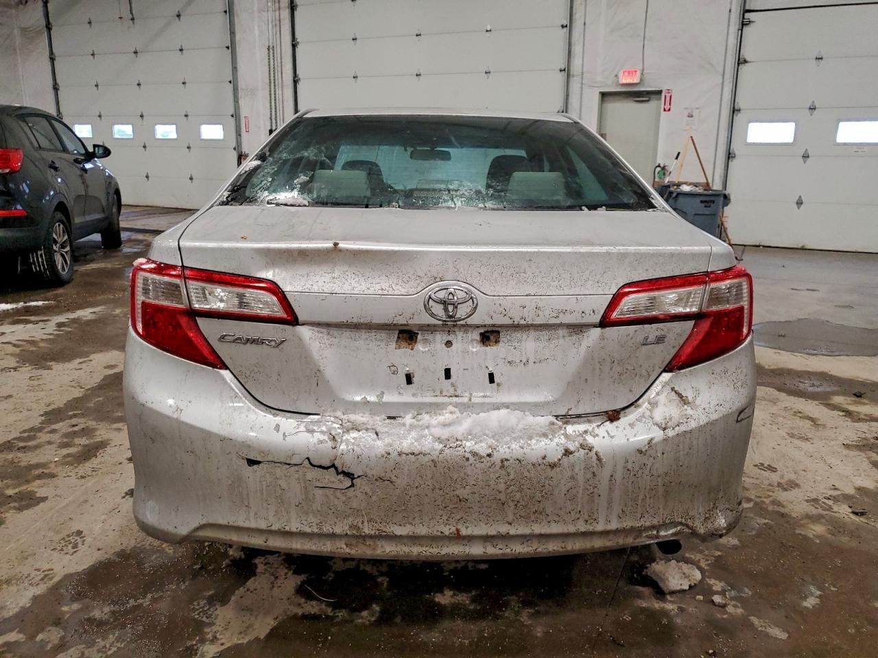 2012 Toyota Camry Base - Фото 6