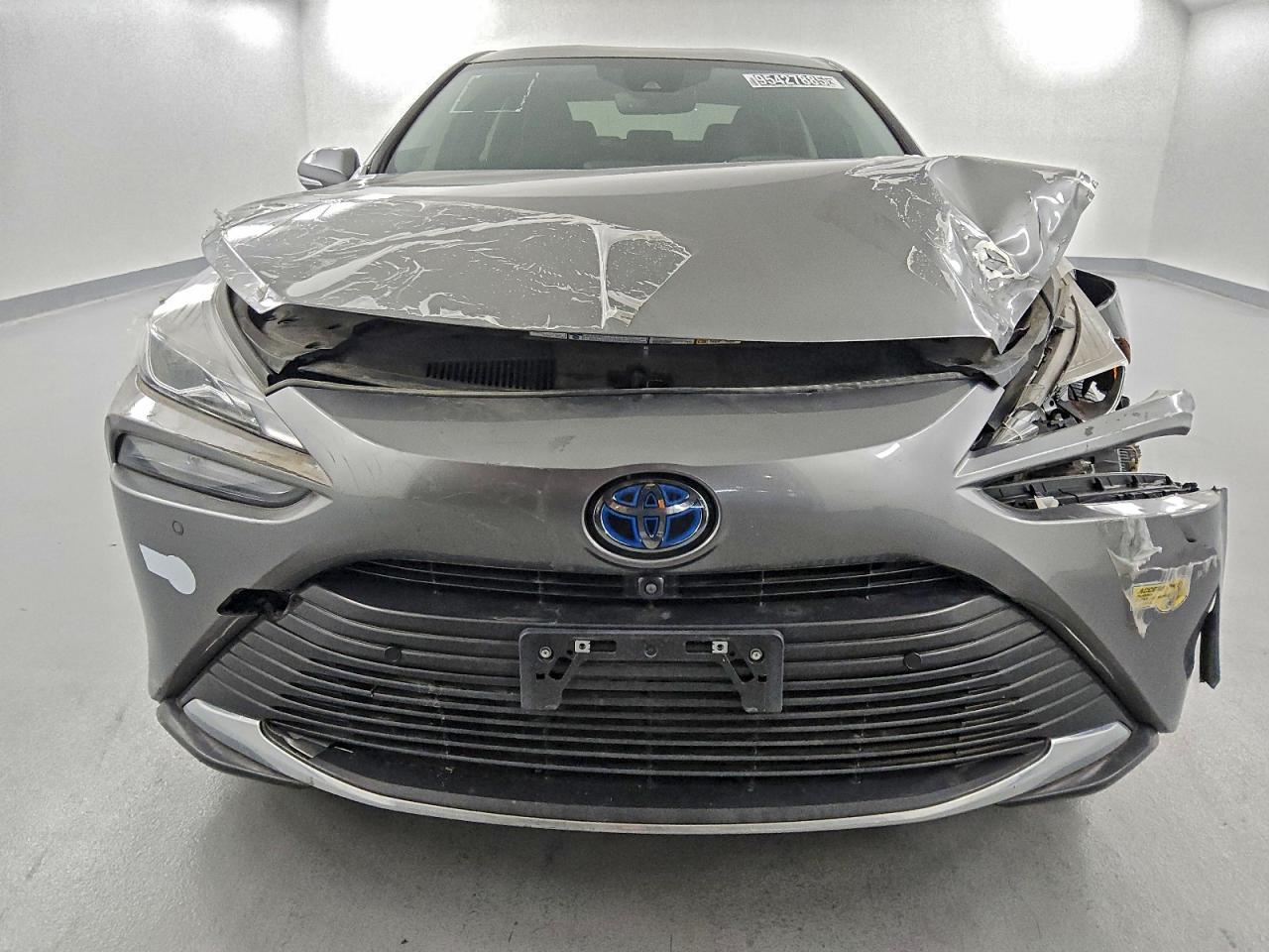 2022 Toyota Mirai Le - Фото 5