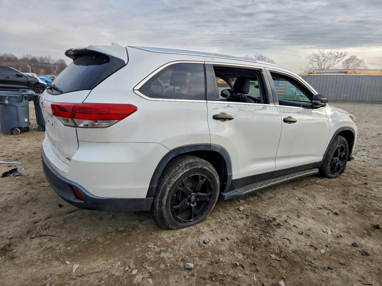 2019 Toyota Highlander Se - Фото 3