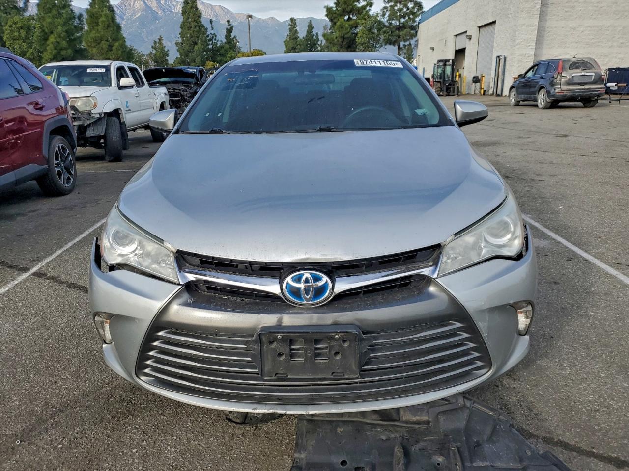 2017 Toyota Camry Hybrid - Image 5