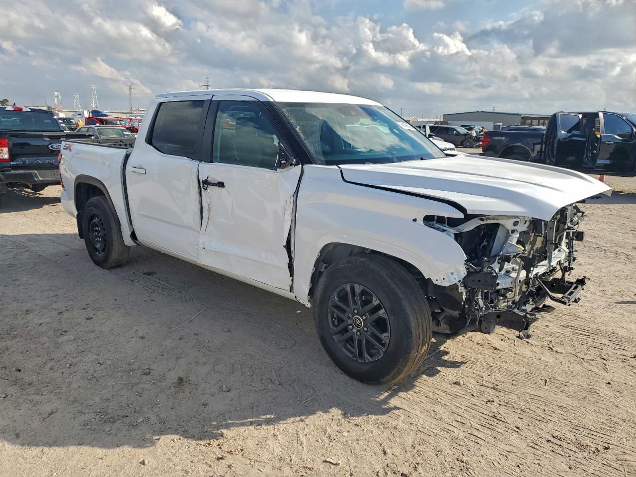 2024 Toyota Tundra Crewmax Sr - Image 4