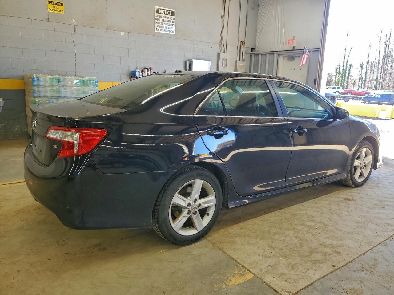 2012 Toyota Camry Se - Фото 3