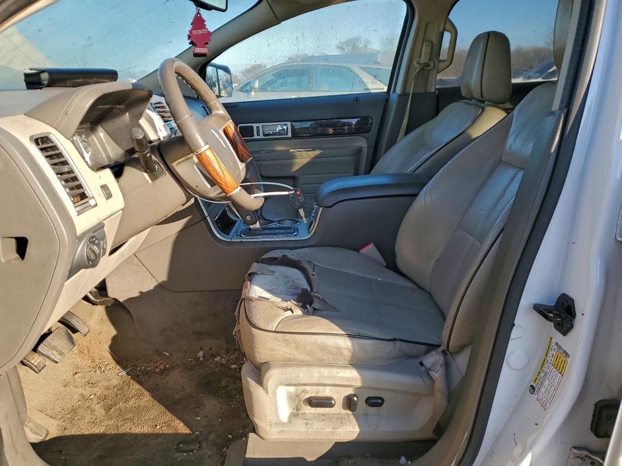 2010 Lincoln Townhouse Mkx - Image 7