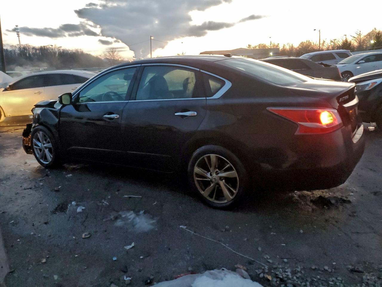 2015 Nissan Altima 2.5 - Image 2