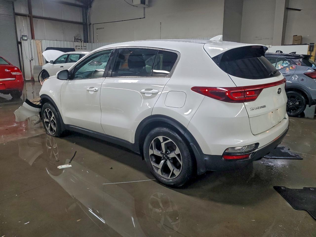 2020 Kia Sportage Lx - Фото 2