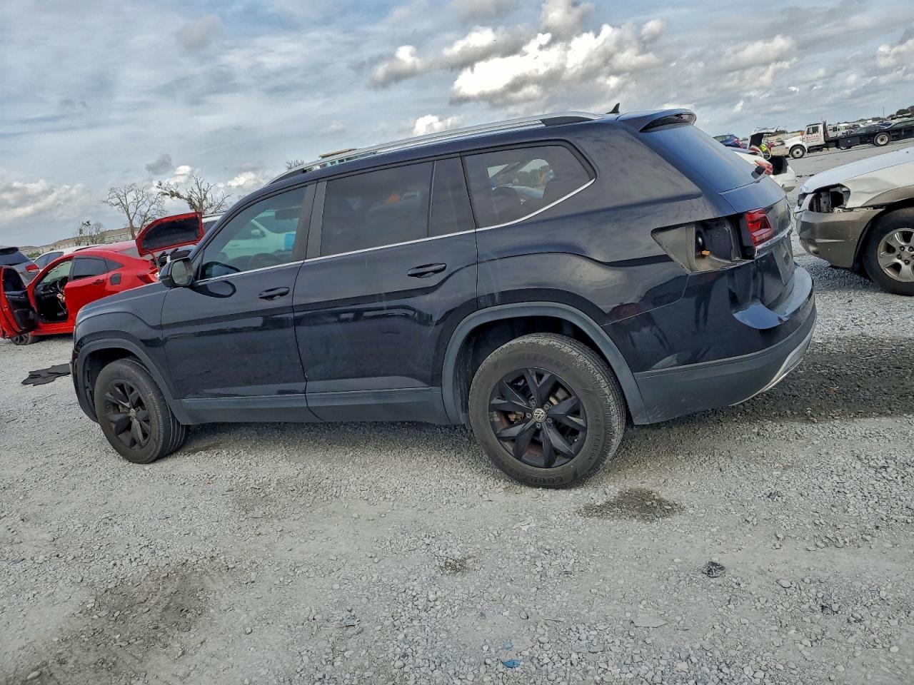 2018 Volkswagen Atlas S - Image 2