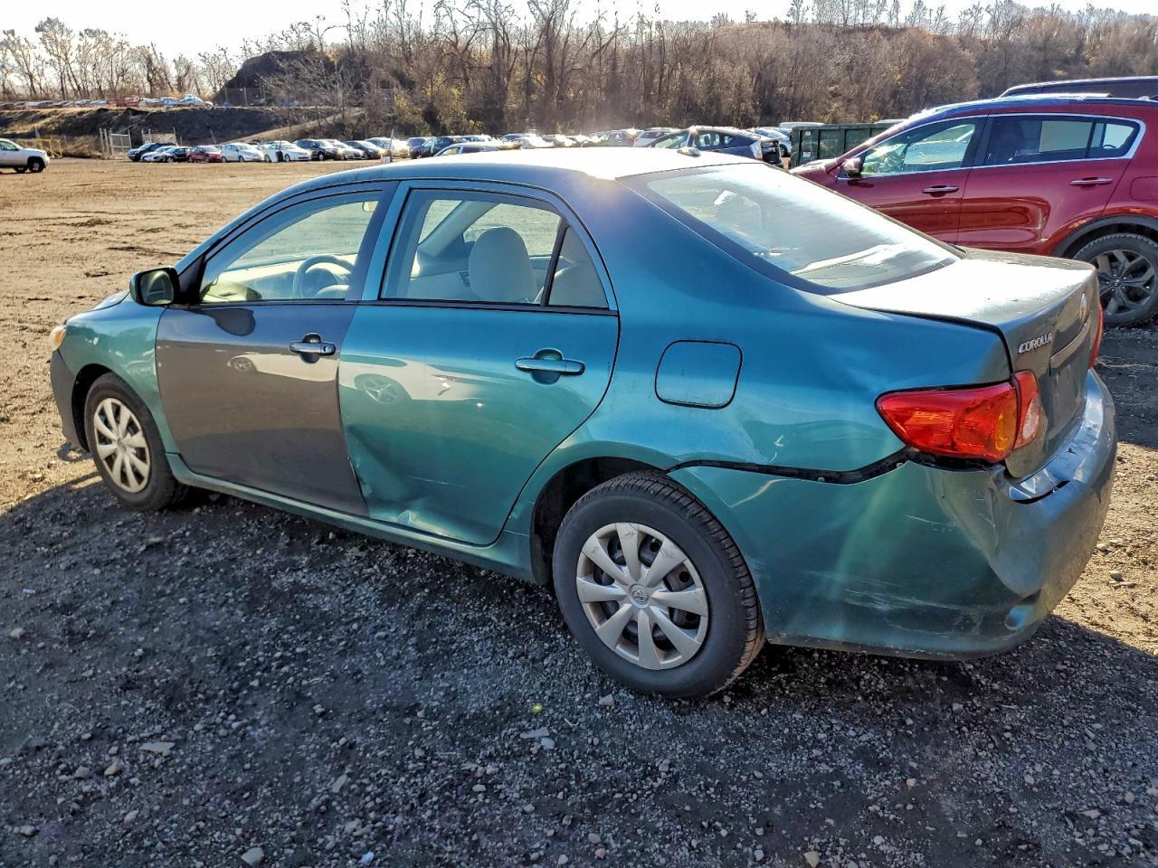 2010 Toyota Corolla Base - Фото 2