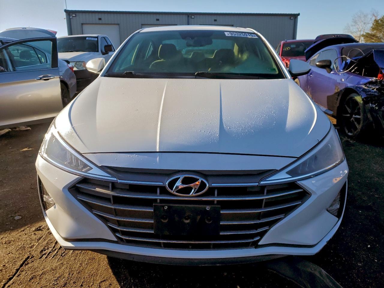 2019 Hyundai Elantra Sel - Image 5