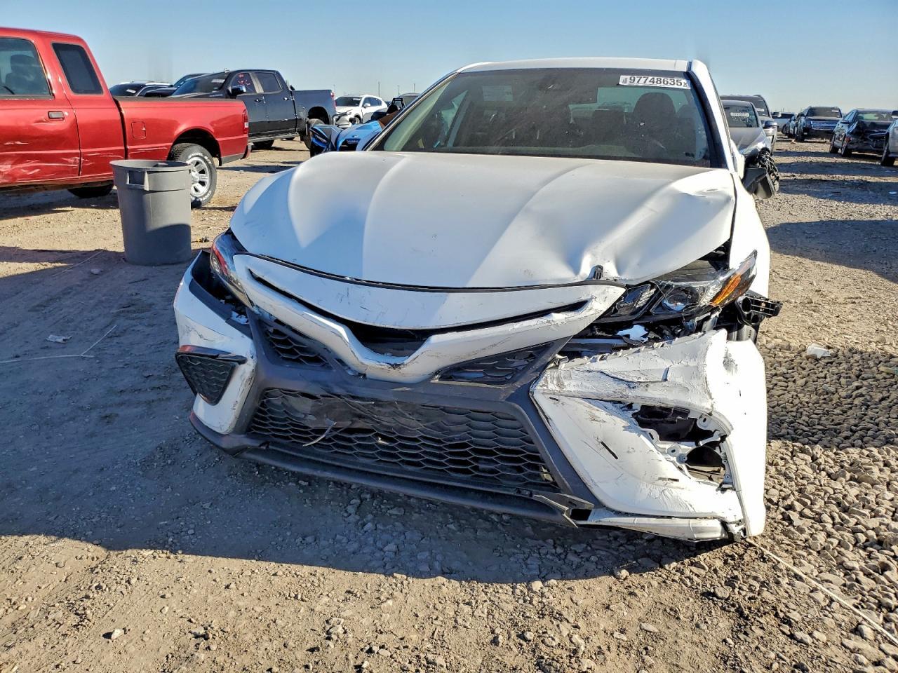 2022 Toyota Camry Se - Image 5