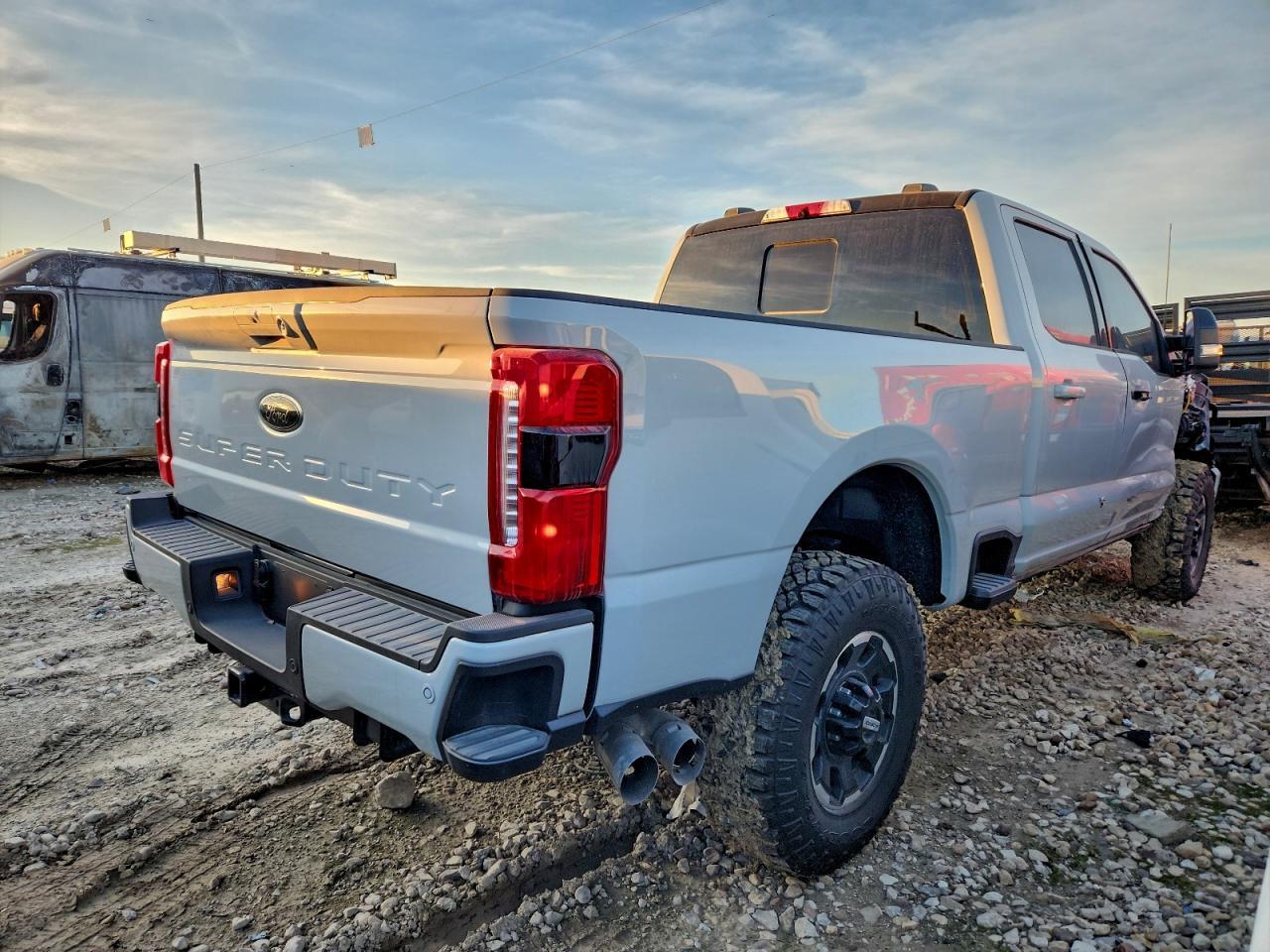 2026 Ford F250 Super Duty - Фото 3