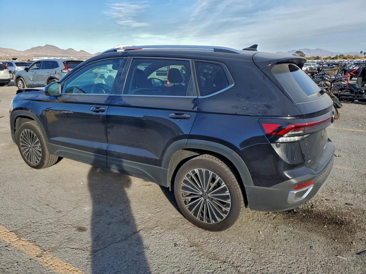 2025 Volkswagen Taos Se - Image 2