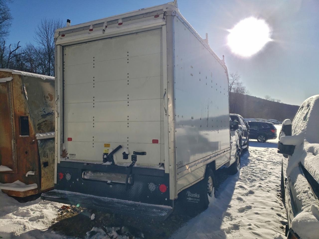 2023 Chevrolet Express G3 - Box Truck - Image 3