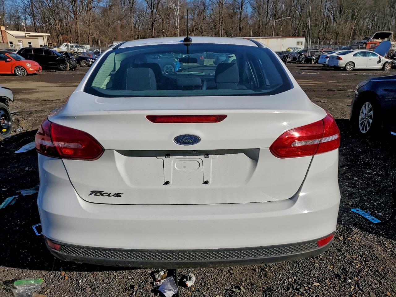 2017 Ford Focus S - Image 6
