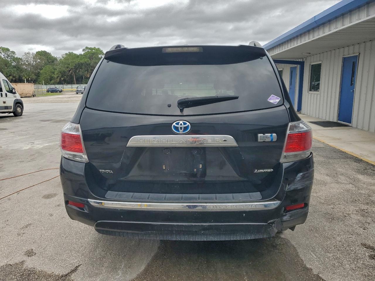 2012 Toyota Highlander Hybrid Limited - Image 6