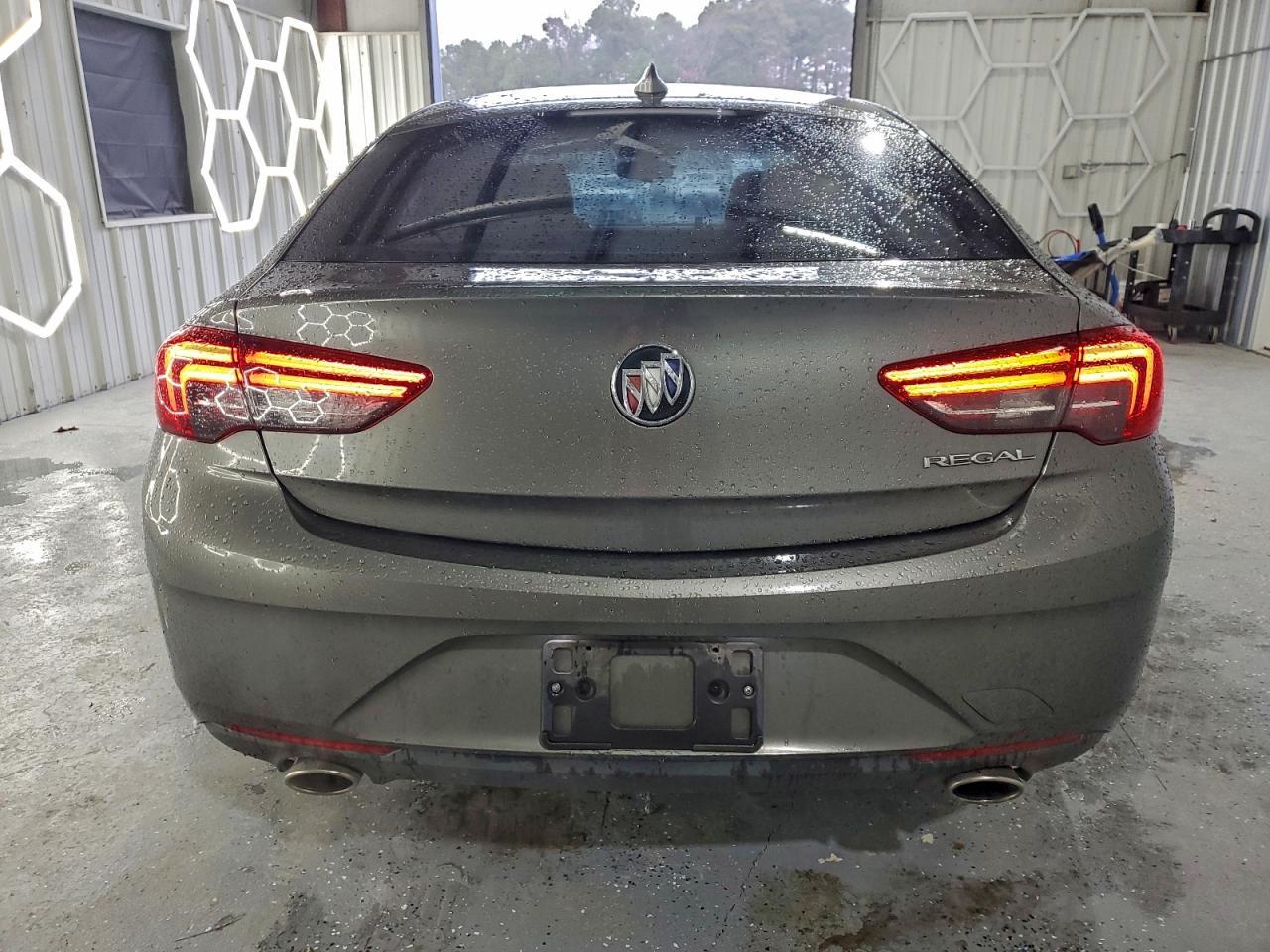 2019 Buick Regal Essence - Image 6