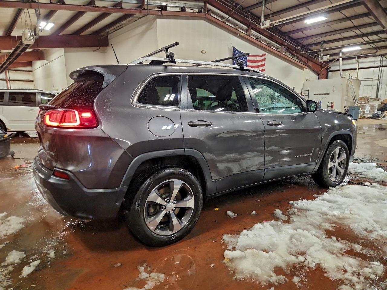 2019 Jeep Cherokee Limited - Image 3