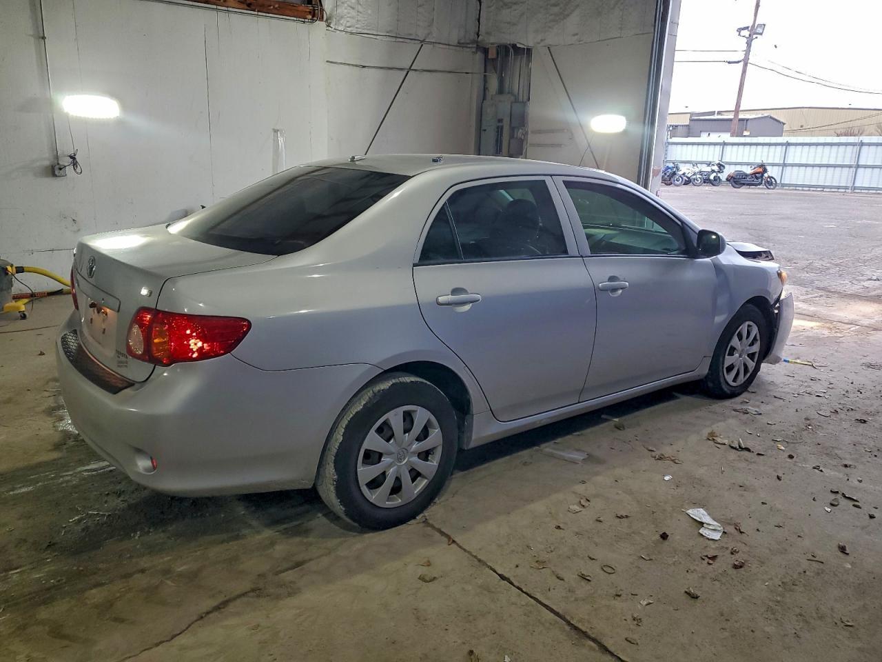 2010 Toyota Corolla Base - Фото 3