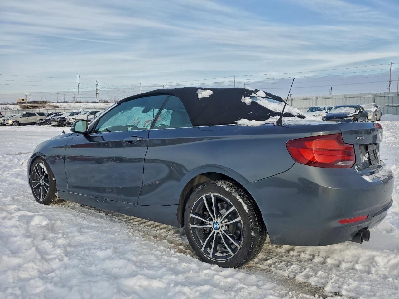 2020 BMW 230Xi - Фото 2
