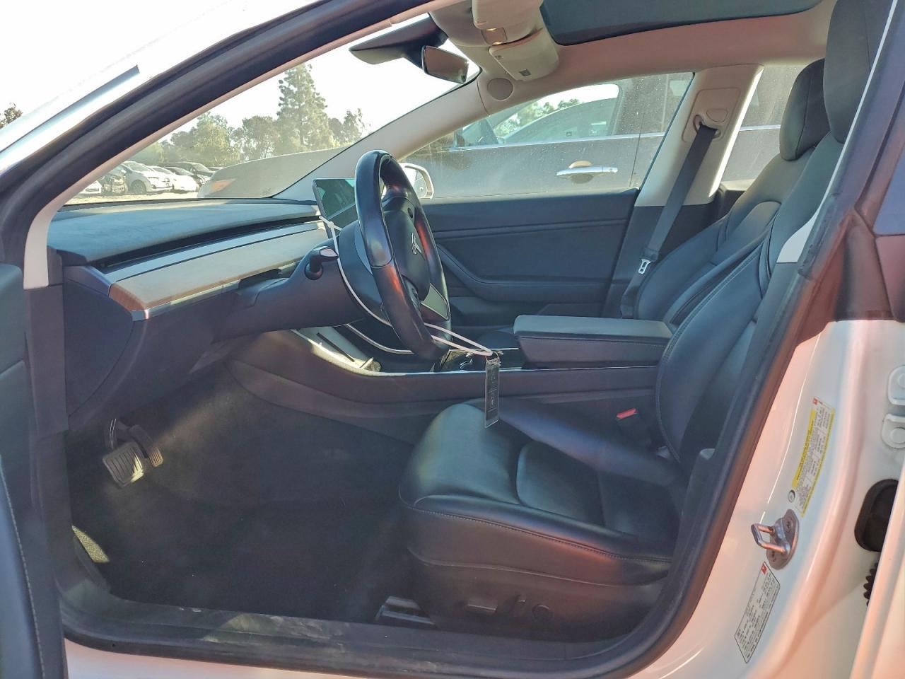2018 Tesla Model 3 - Image 7