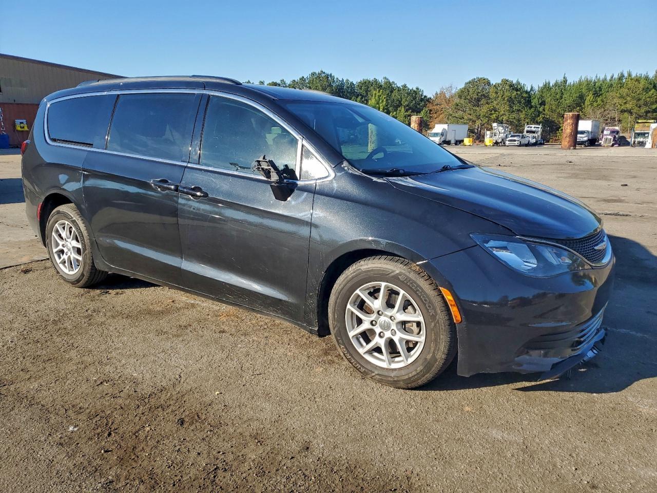 2017 Chrysler Pacifica Touring - Фото 4