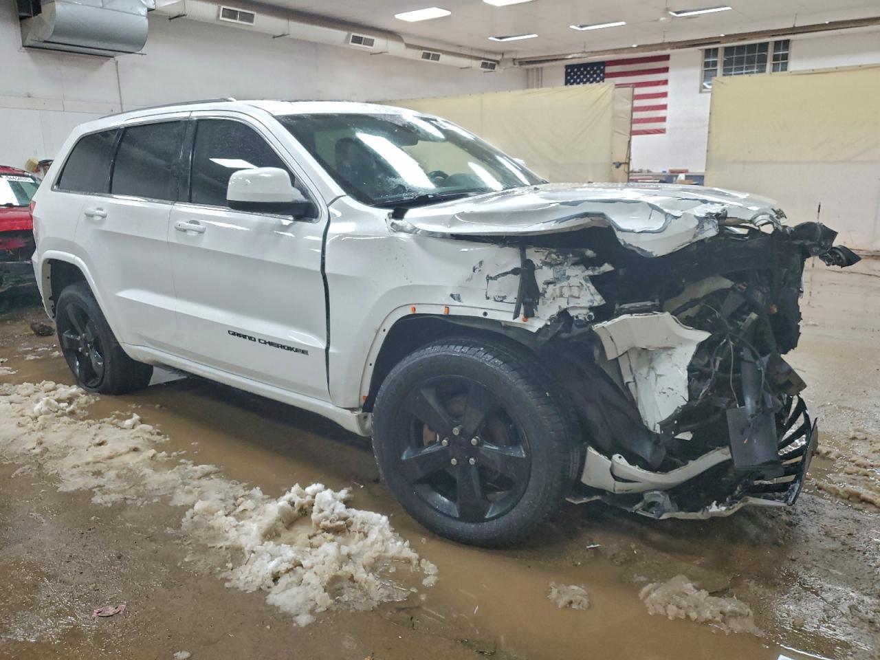 2014 Jeep Grand Cherokee Laredo - Image 4
