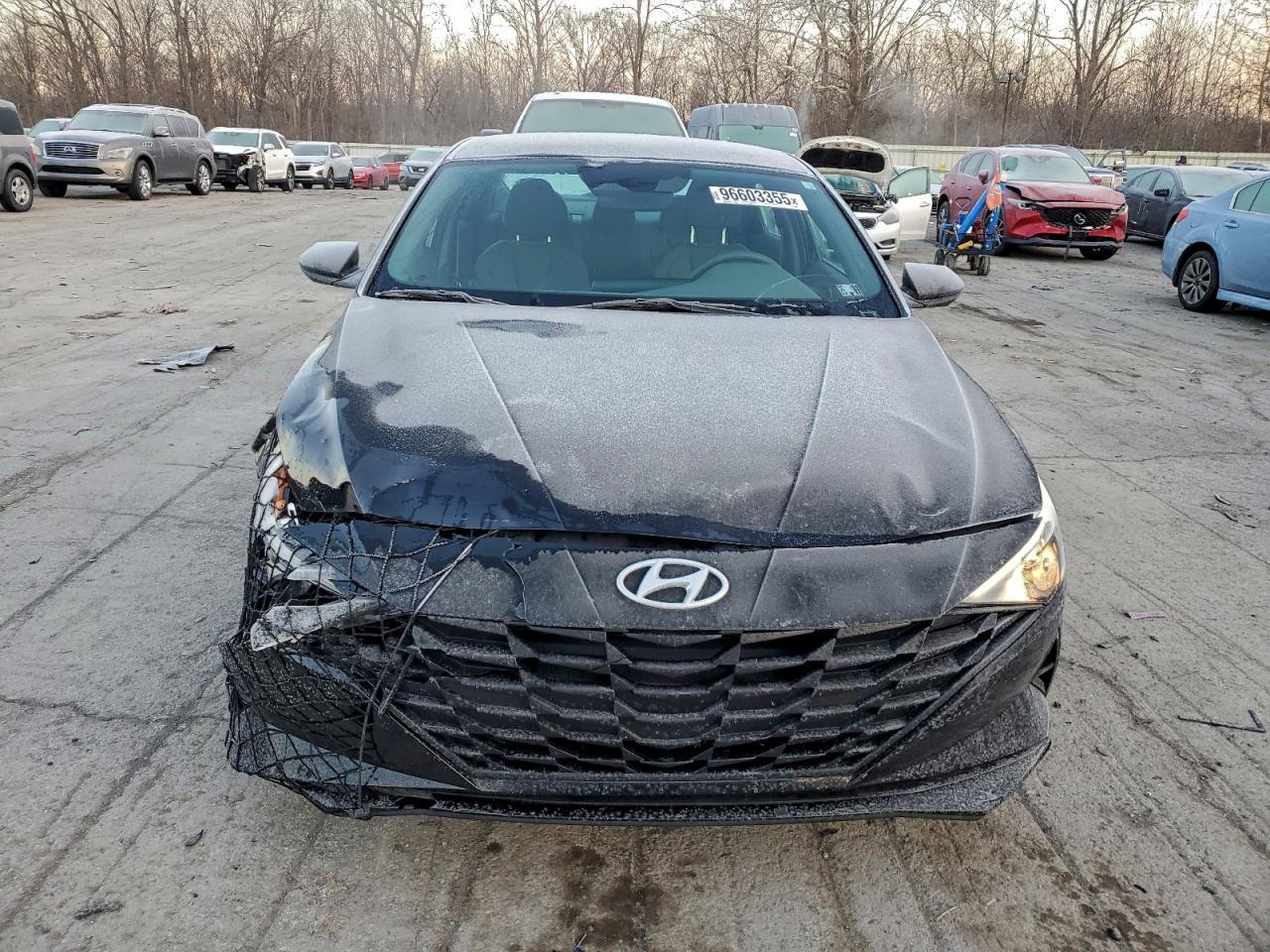 2023 Hyundai Elantra Se - Image 5