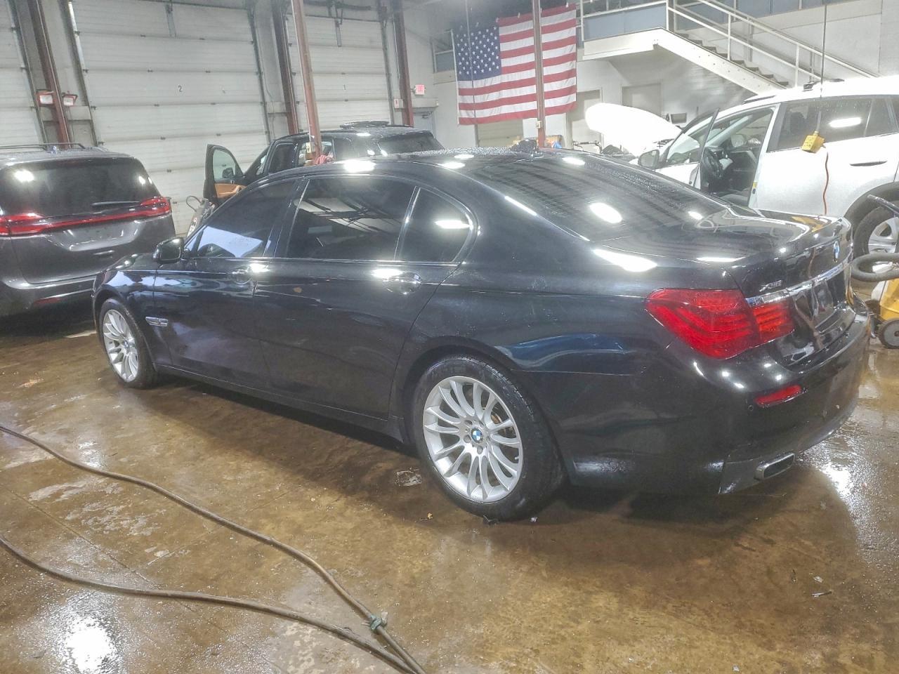 2014 BMW 750 Lxi - Фото 2