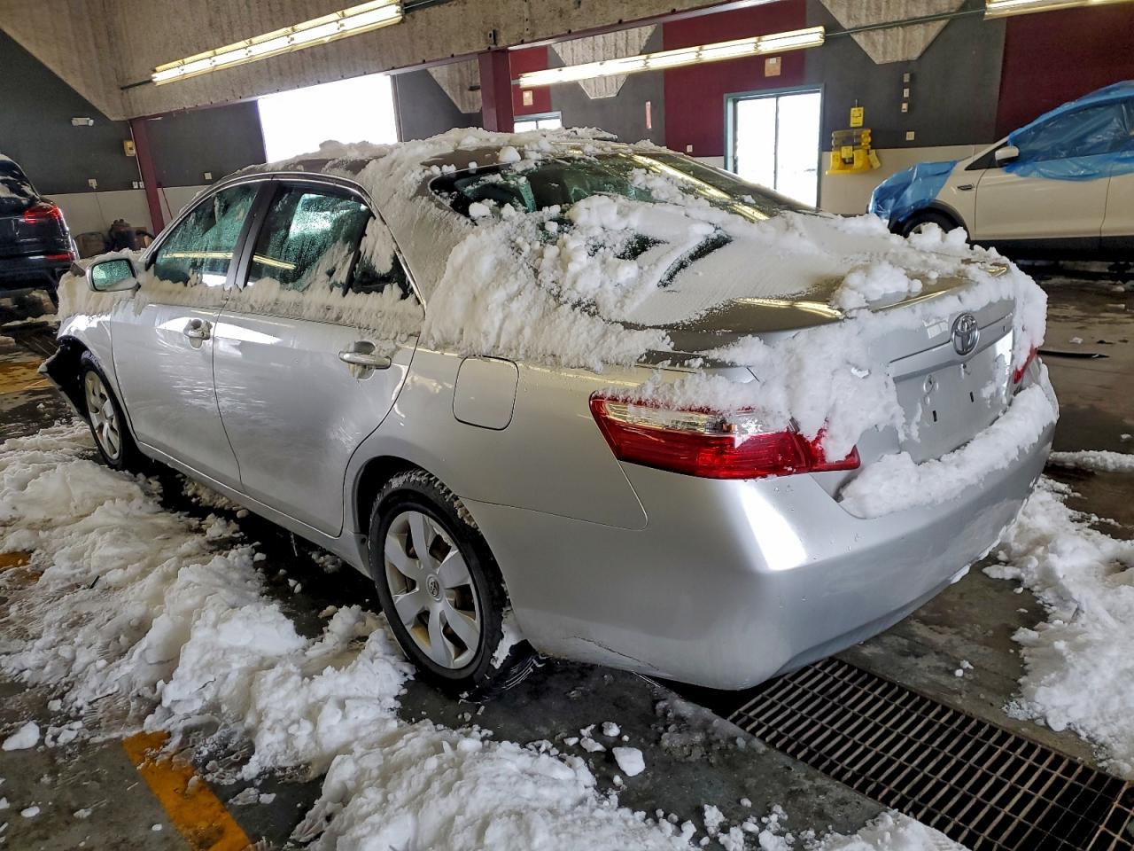2009 Toyota Camry Base - Фото 2
