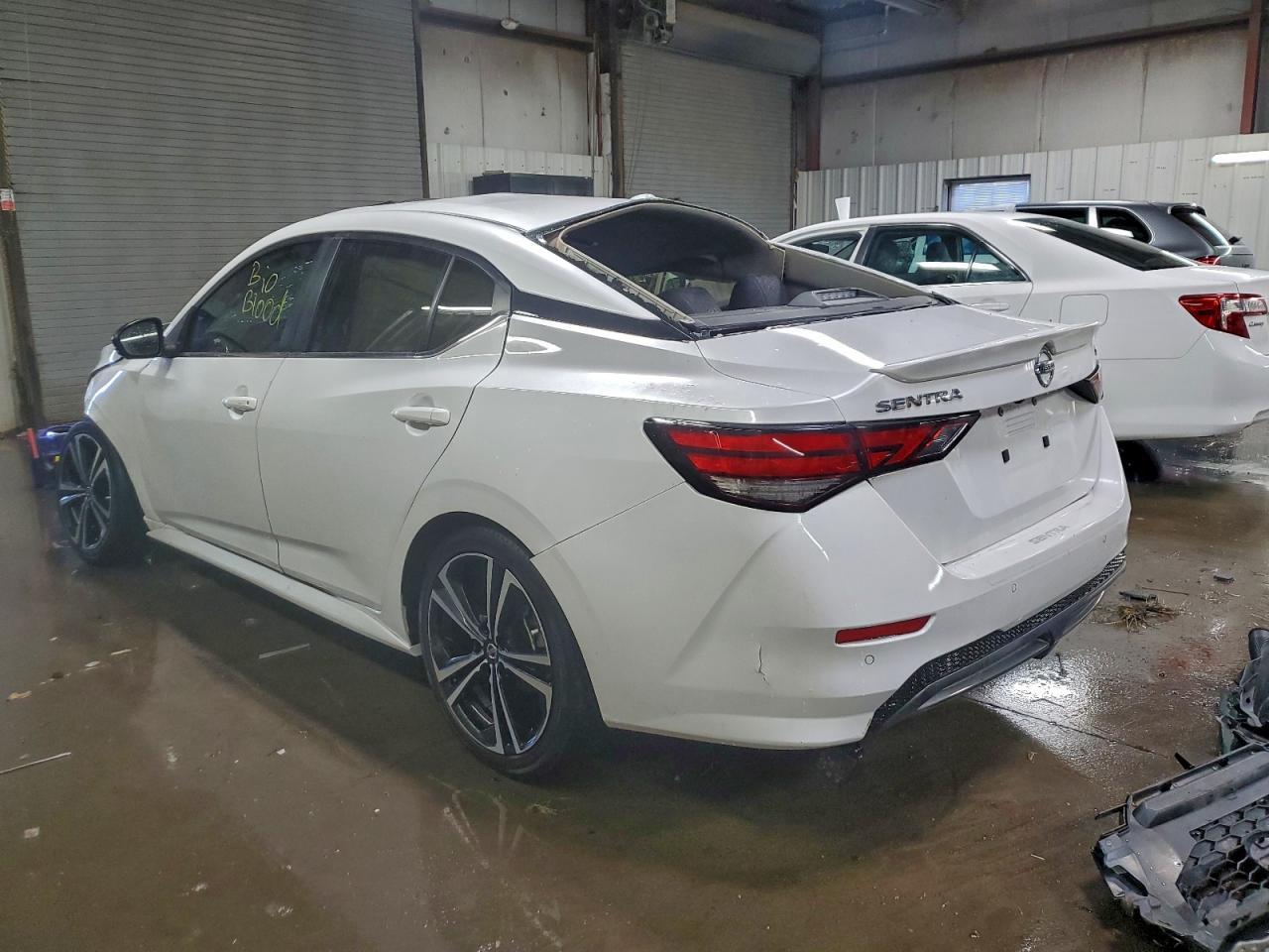 2021 Nissan Sentra Sr - Фото 2