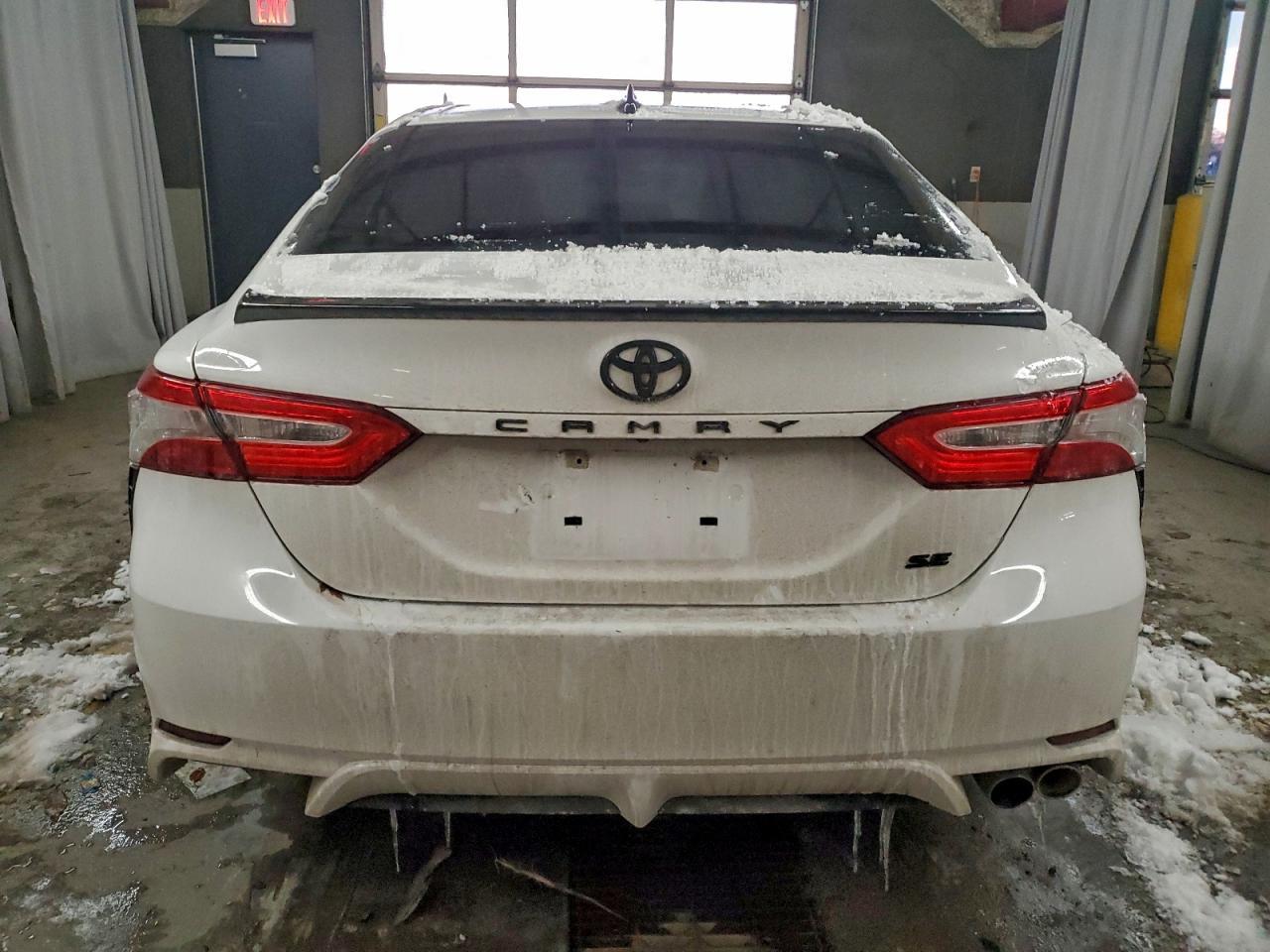 2020 Toyota Camry Se - Фото 6