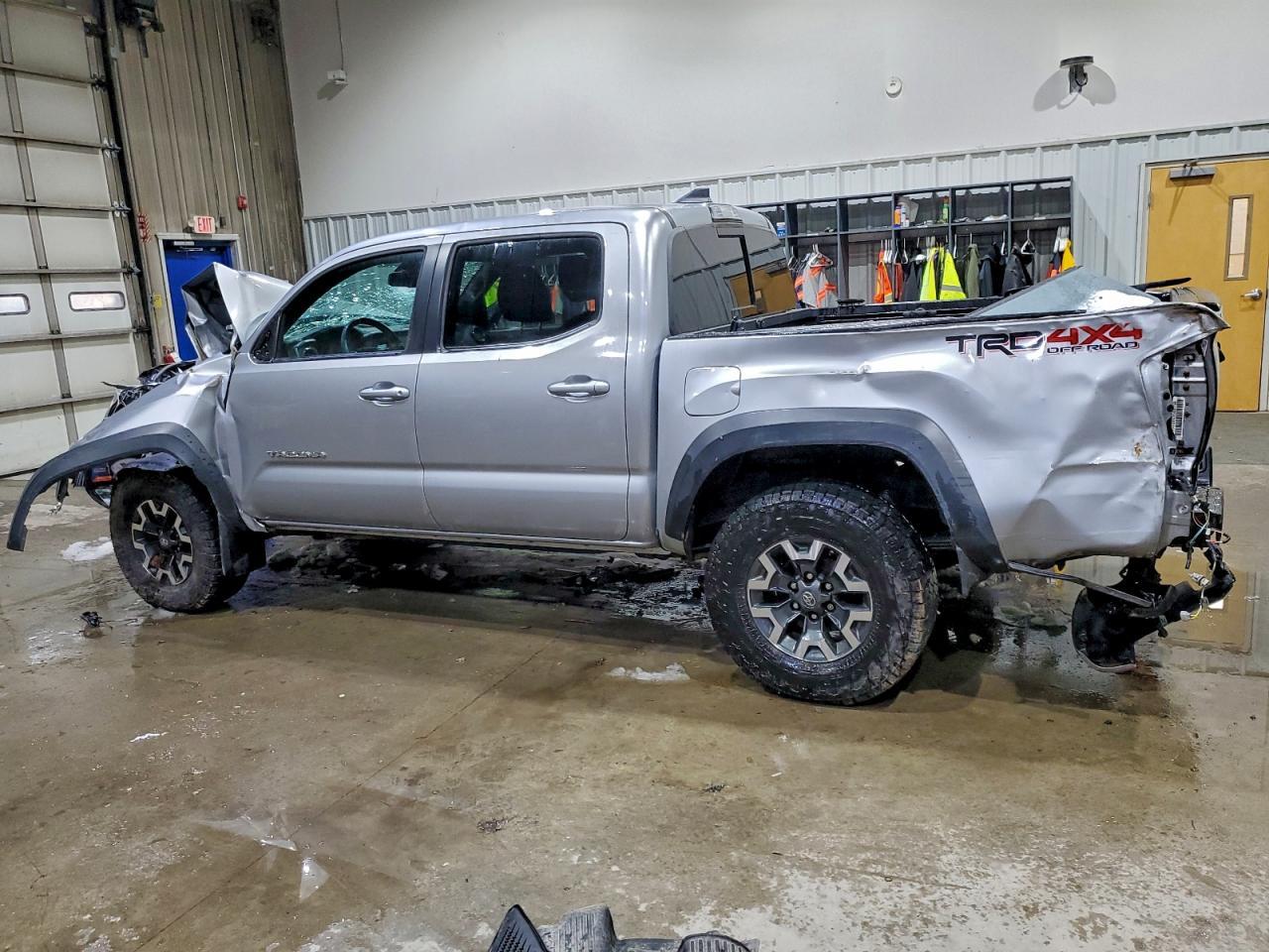 2019 Toyota Tacoma Trd Off-Road - Фото 2