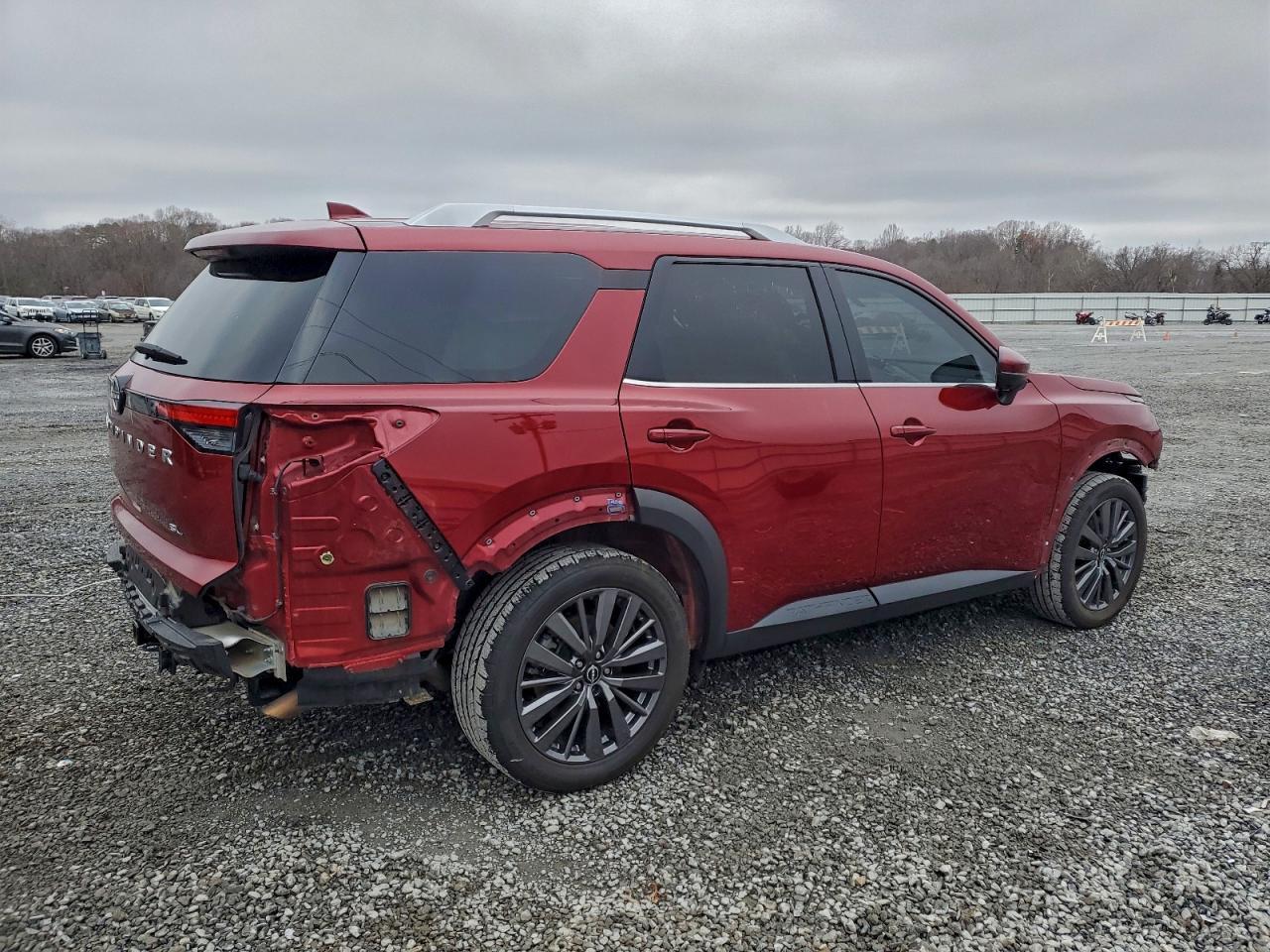 2024 Nissan Pathfinder Sl - Image 3