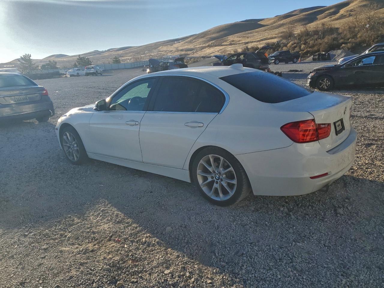 2015 BMW 320 I - Фото 2