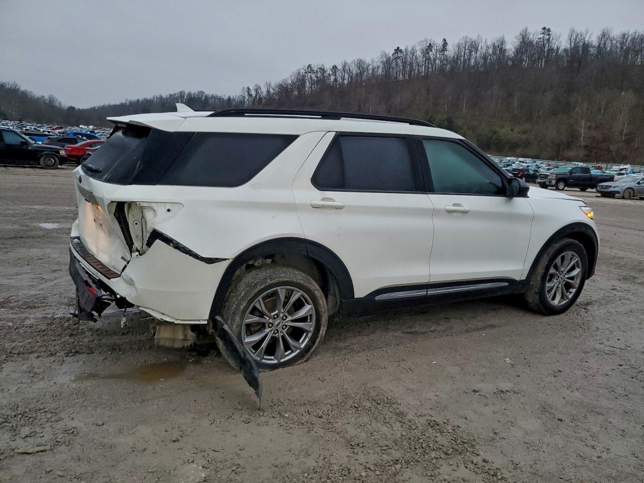 2023 Ford Explorer Xlt - Фото 3