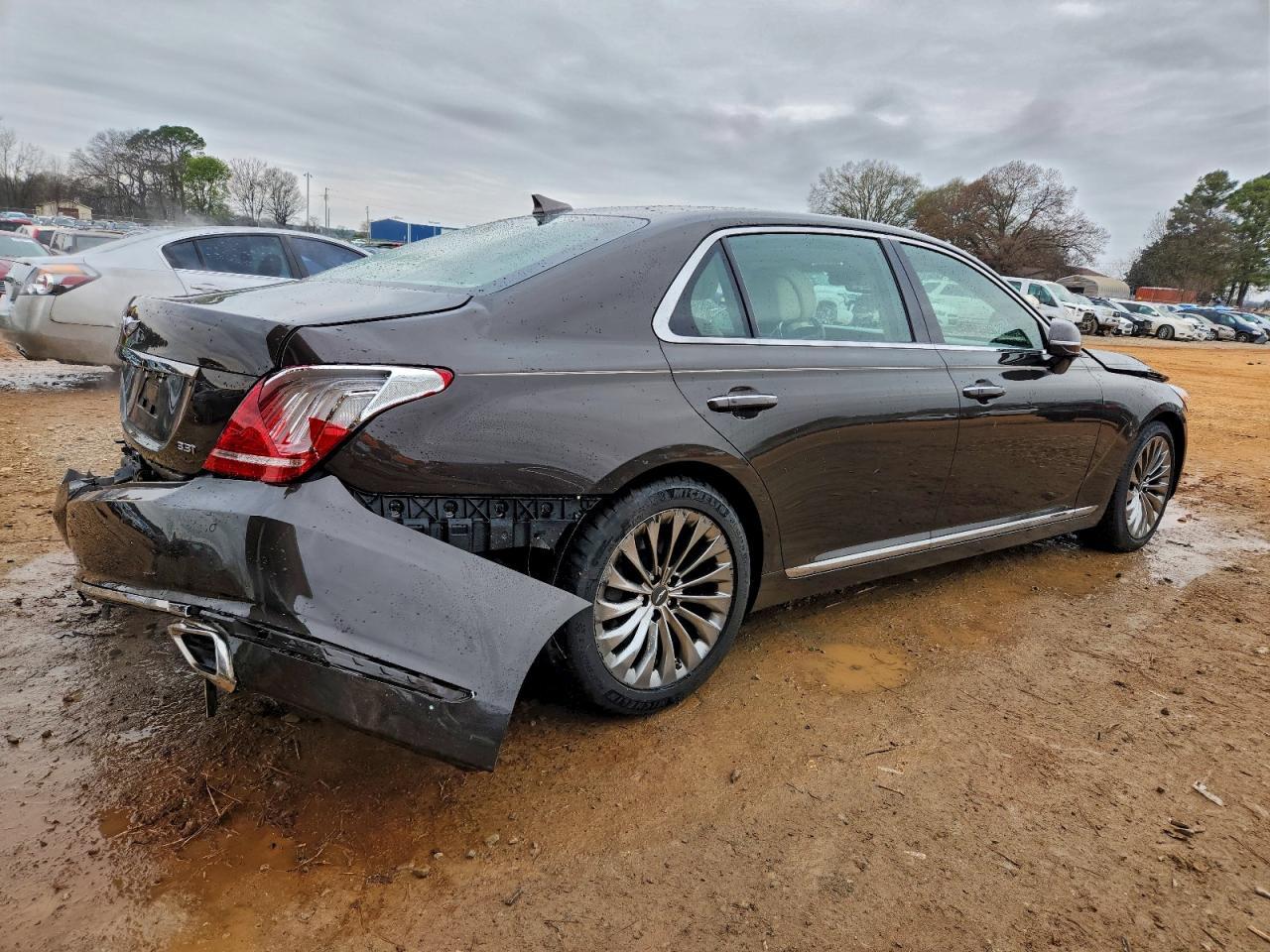 2017 Genesis G90 Premium - Фото 3